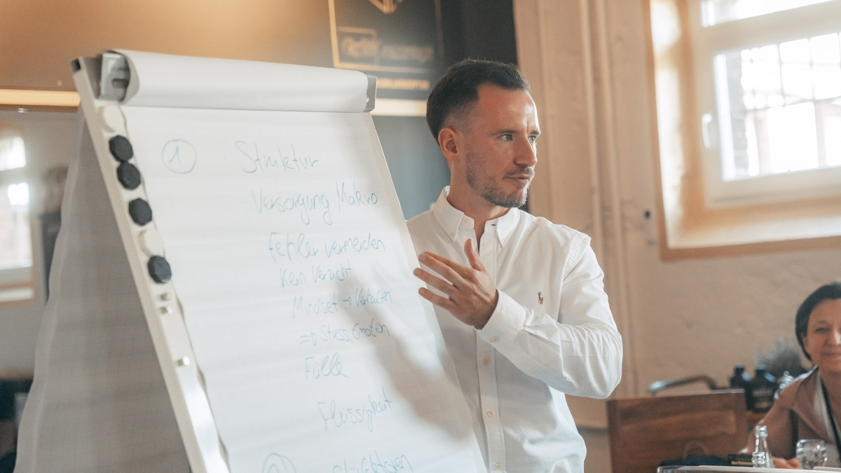 Mit der Abnehmspritze zum Traumkörper? - Daniel van den Boom klärt auf, was es wirklich mit dem angeblichen Wundermittel zur Fettverbrennung auf sich hat - Foto: presseportal.de