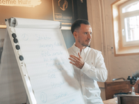 Mit der Abnehmspritze zum Traumkörper? - Daniel van den Boom klärt auf, was es wirklich mit dem angeblichen Wundermittel zur Fettverbrennung auf sich hat - Foto: presseportal.de