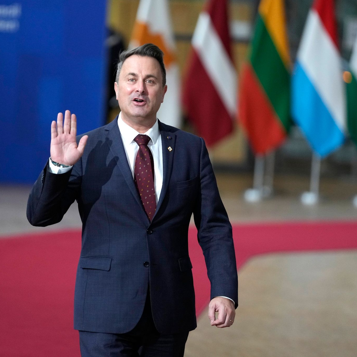 Der luxemburgische Premierminister Xavier Bettel wirft Orban Erpressungsversuche gegen die EU vor. - Foto: Virginia Mayo/AP/dpa