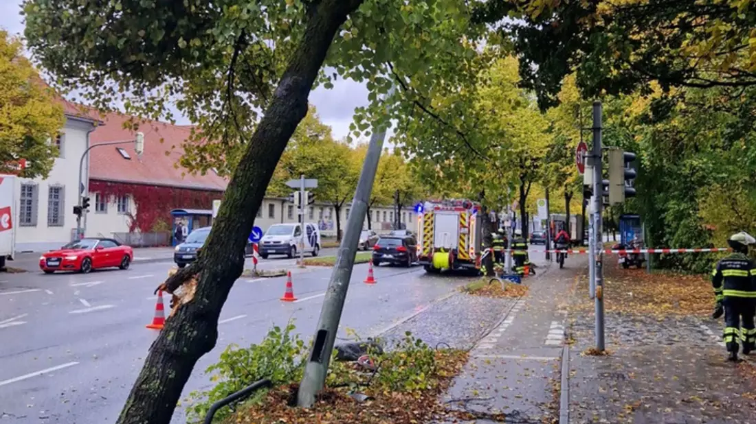 FW-M: Nicht mehr standsicher (Sendling) - Bild: presseportal.de