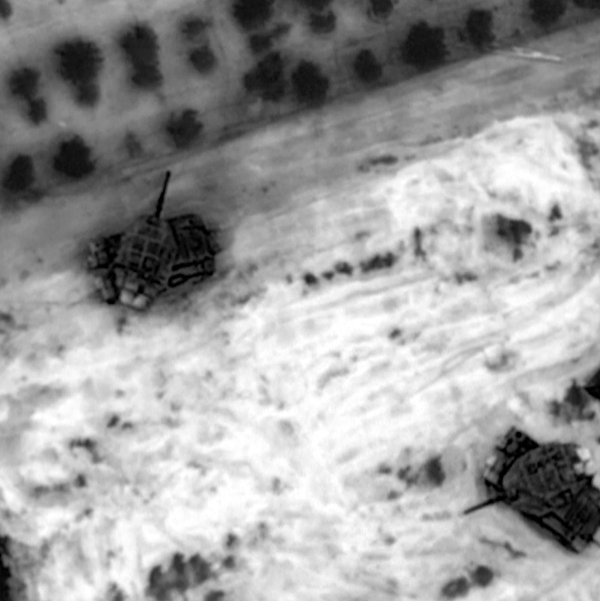 Auf diesem undatierten von den israelischen Verteidigungskräften zur Verfügung gestellten Videostandbild sind israelische Panzer im Gazastreifen zu sehen. - Foto: Uncredited/Israeli Defense Forces/AP/dpa