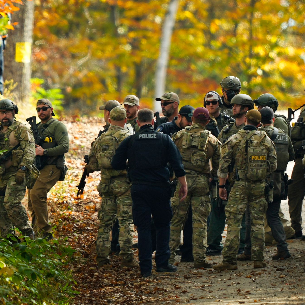 Die Polizei im US-Bundesstaat Maine ist mit einem Großaufgebot im Einsatz. - Foto: Matt Rourke/AP/dpa