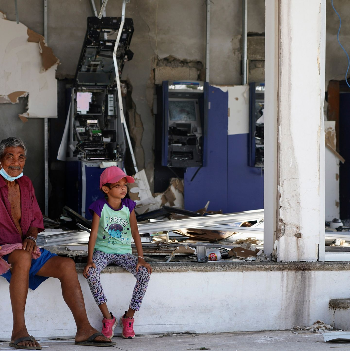 «Otis» ist dort als Hurrikan der höchsten Stufe 5 auf die Küste im mexikanischen Badeort Acapulco getroffen. - Foto: Marco Ugarte/AP/dpa