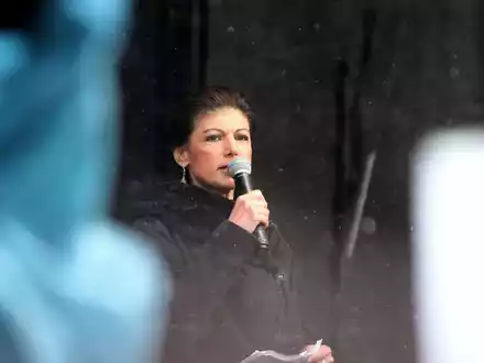 Sahra Wagenknecht auf Demo am 25.02.2023 - Foto: über dts Nachrichtenagentur