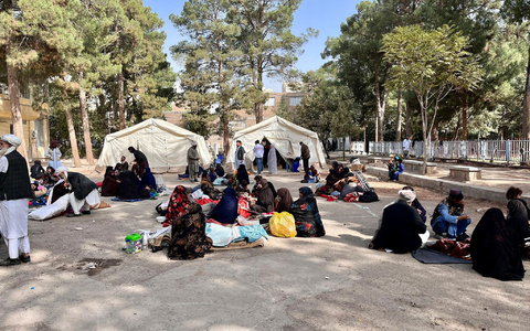 Verletzte werden nach dem starken Erdbeben am 15. Oktober in der Provinz Herat im Westen Afghanistans behandelt. (Archivbild) - Foto: Uncredited/MSF Afghanistan/AP/dpa