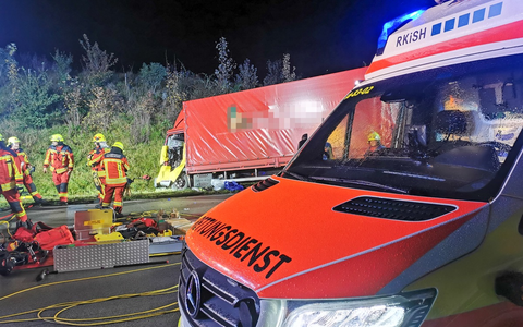 FW-SE: Schwerer Verkehrsunfall mit LKW-Beteiligung auf der BAB7 - Foto: presseportal.de