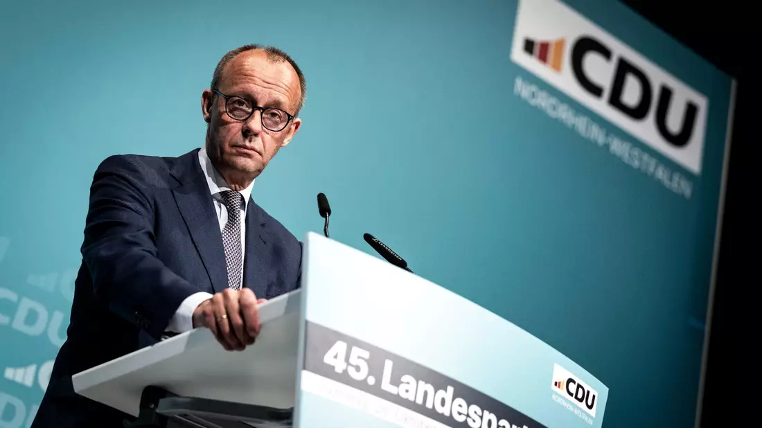Einer aktuellen Umfrage zufolge liegt die CDU gemeinsam mit der CSU bei 31 Prozent der Stimmen. - Bild: Christoph Reichwein/dpa