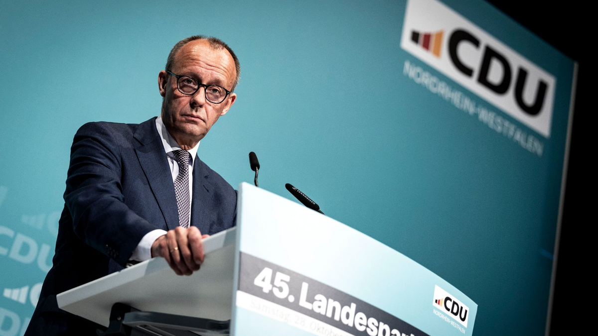 Einer aktuellen Umfrage zufolge liegt die CDU gemeinsam mit der CSU bei 31 Prozent der Stimmen. - Foto: Christoph Reichwein/dpa