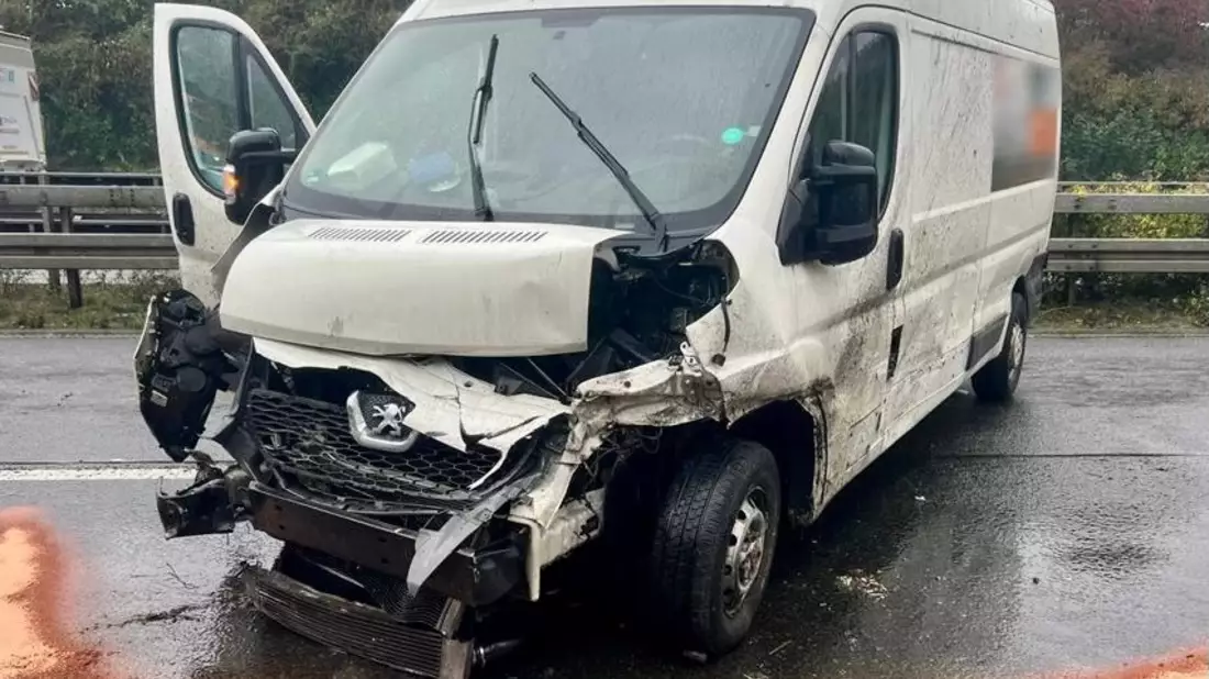 FW-EN: Verkehrsunfall auf der Autobahn führt zu Vollsperrung - Bild: presseportal.de