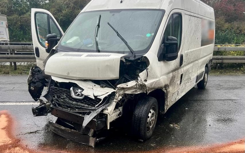 FW-EN: Verkehrsunfall auf der Autobahn führt zu Vollsperrung - Foto: presseportal.de
