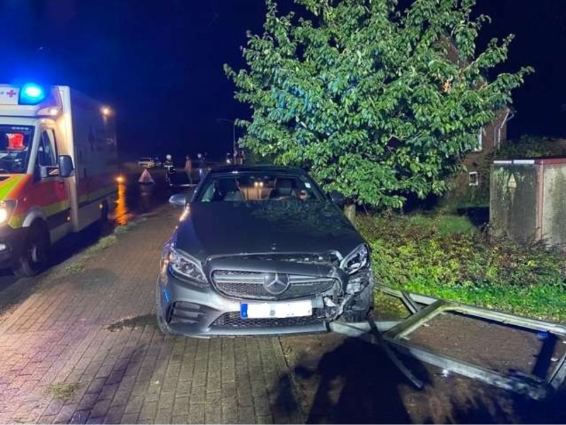 POL-STD: Senior verstirbt bei Unfall mit Trecker in Hammah, Unfall unter Alkohol in Jork-Borstel - Fahrer leicht verletzt - Foto: presseportal.de