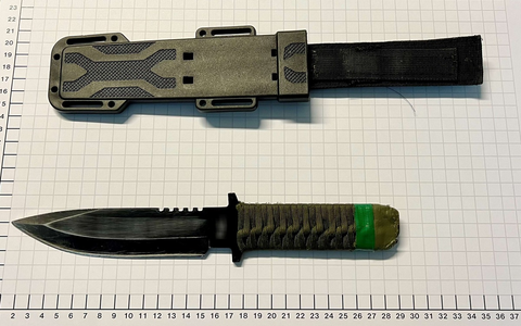 BPOL NRW: Bundespolizei stellt mehrere Messer bei Gesuchtem sicher - Foto: presseportal.de