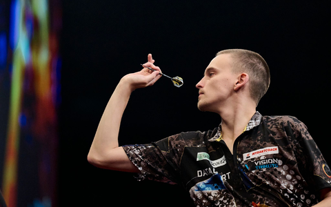 Ricardo Pietreczko gibt am Dienstagabend sein WM-Debüt. - Foto: Bernd Thissen/dpa