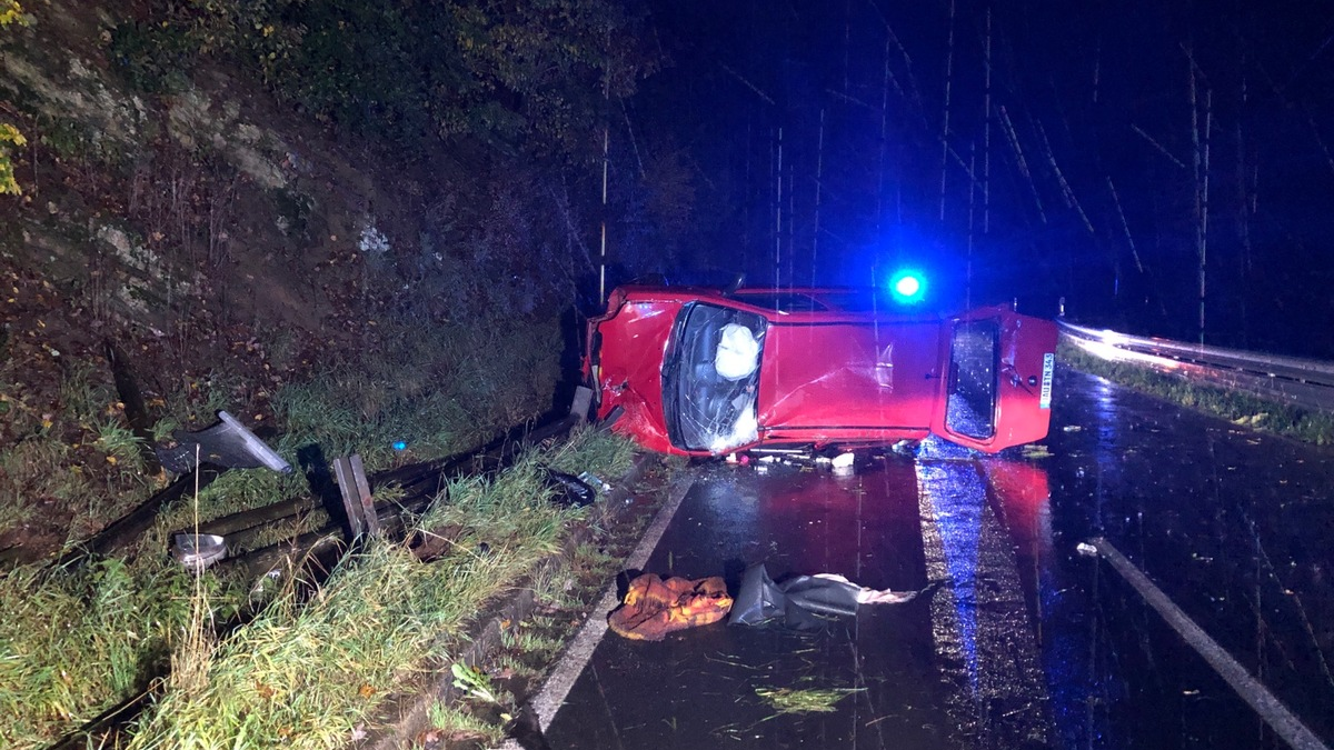 POL-PDWIL: Unfall mit drei verletzten Jugendlichen. Fahrzeugführer unter Alkoholeinfluss und ohne Führerschein unterwegs - Foto: presseportal.de