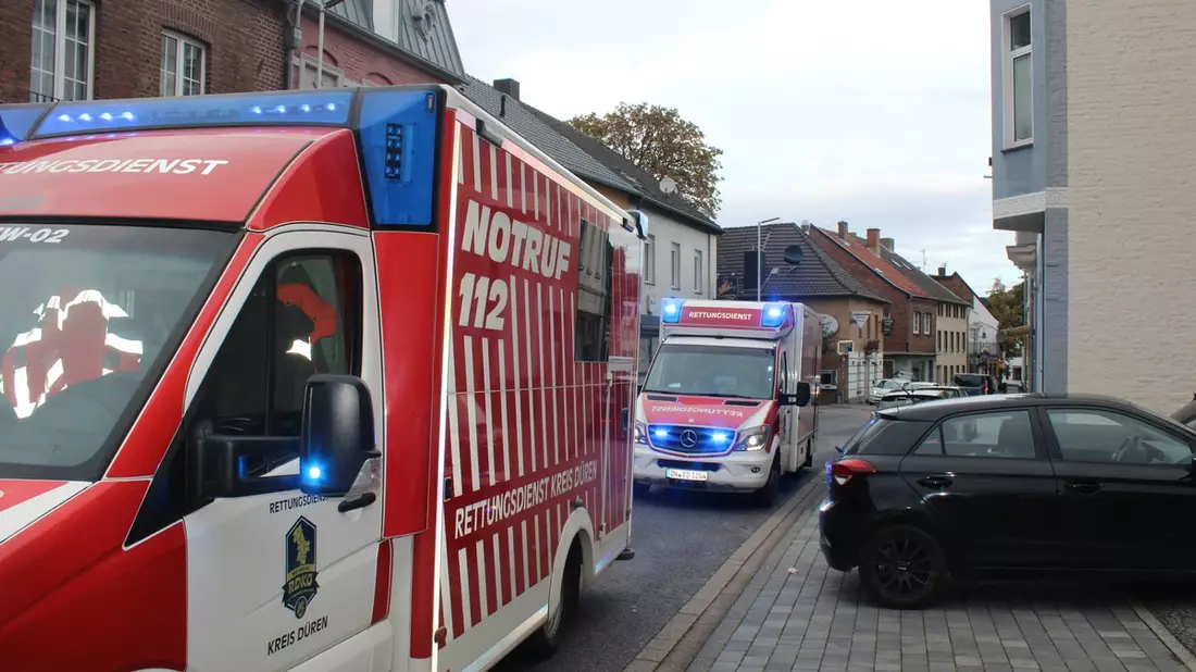 POL-DN: Autofahrer übersieht Passanten beim Ausparken - Bild: presseportal.de