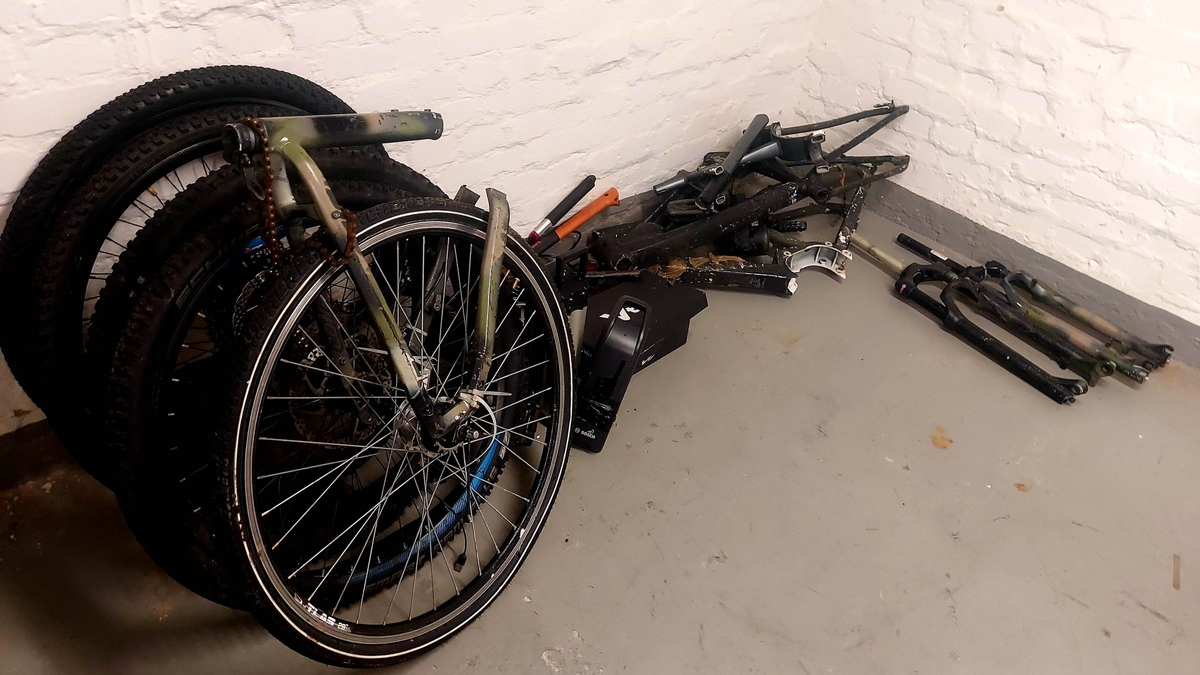 POL-GM: Durchsuchung nach Fahrrad- und Pedelec-Diebstählen - Foto: presseportal.de