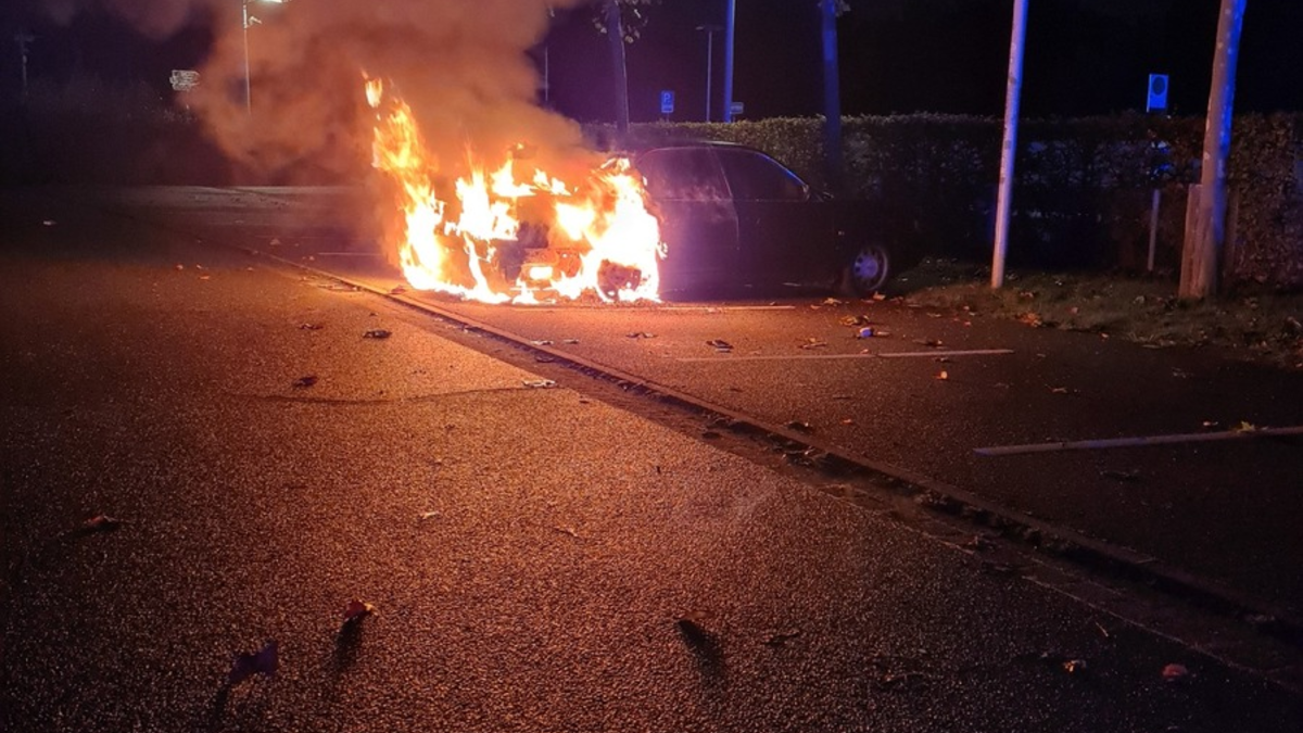 POL-WOB: Polizei sucht Zeugen - Audi A 6 in Brand gesetzt - Foto: presseportal.de