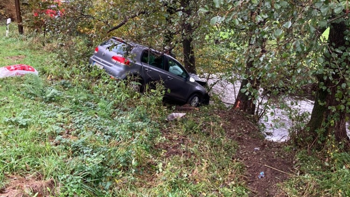 POL-GM: Fast im Bach gelandet - Foto: presseportal.de