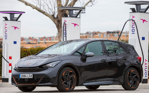 Bisher bietet die spanische VW-Tochter Elektro-Autos ausschließlich unter der 2018 aufgelegten Tochtermarke Cupra an - preislich liegt die deutlich über Seat. - Foto: Alex Blanco/Cupra/dpa-tmn