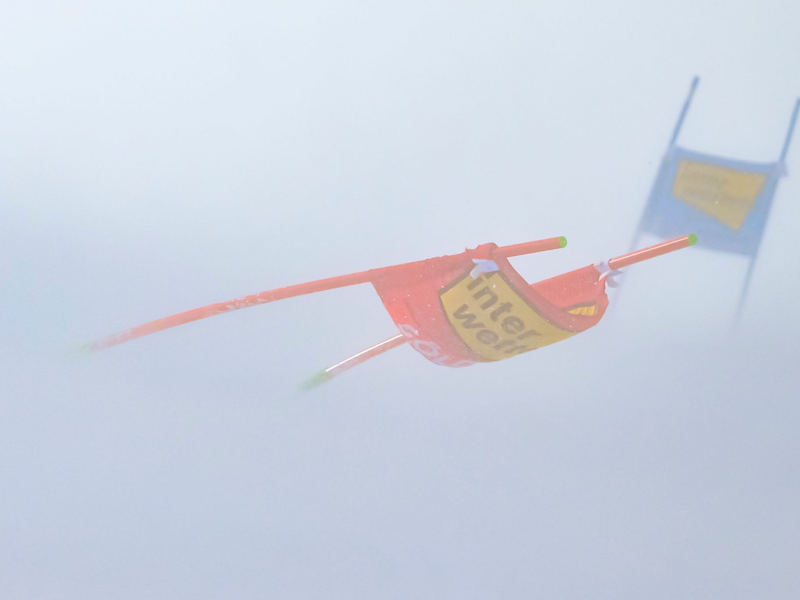 Der Ski-Weltcup-Auftakt in Sölden ist wegen starken Windes abgebrochen worden. - Foto: Martin Baumann/TASR/dpa
