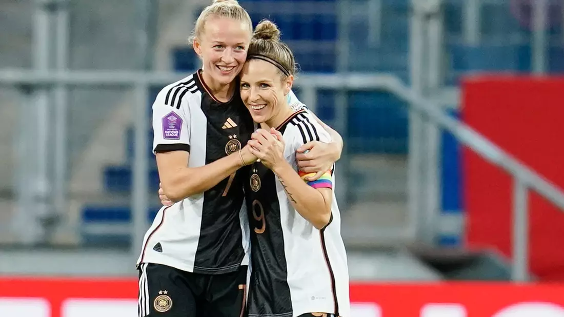 Nach dem Erfolg gegen Wales treffen die DFB-Frauen in Reykjavík auf Island. - Bild: Uwe Anspach/dpa