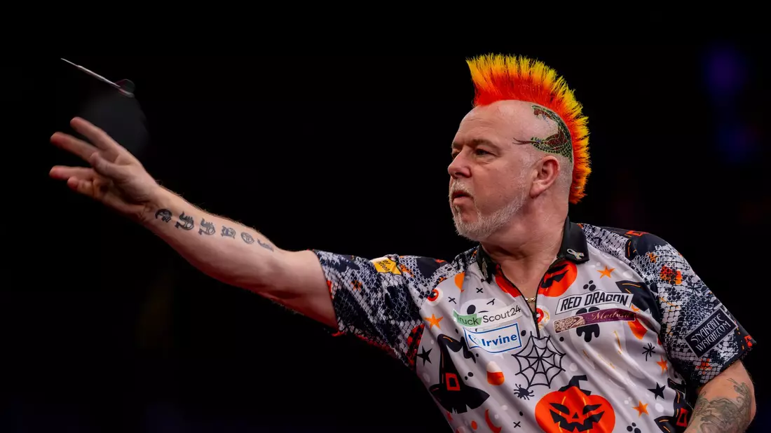 Krönte sich mit einer dominanten Leistung zum Darts-Europameister: Peter Wright. - Bild: David Inderlied/dpa