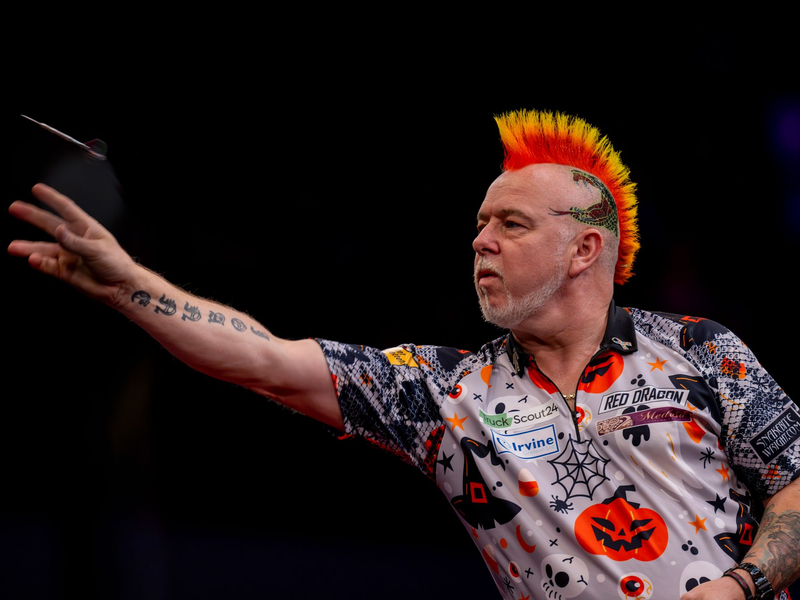 Krönte sich mit einer dominanten Leistung zum Darts-Europameister: Peter Wright. - Foto: David Inderlied/dpa