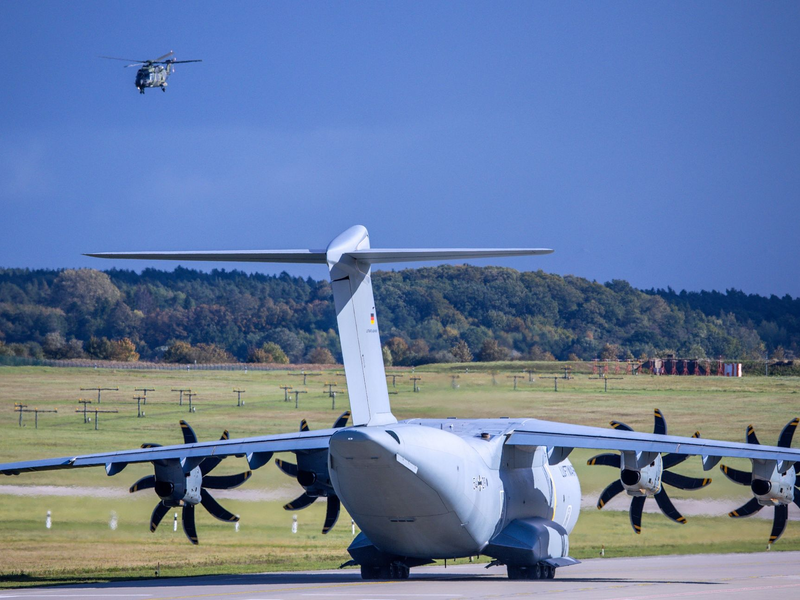 Die Bundesregierung flog bereits fast 1200 Mal mit der Bundeswehr. - Foto: Jens Büttner/dpa