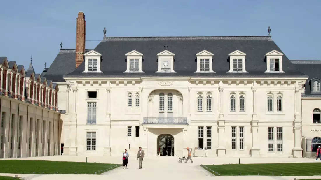Das erste Museum für französische Sprache mit Sitz im Schloss von Villers-Cotterets öffnet. - Bild: Sabine Glaubitz/dpa