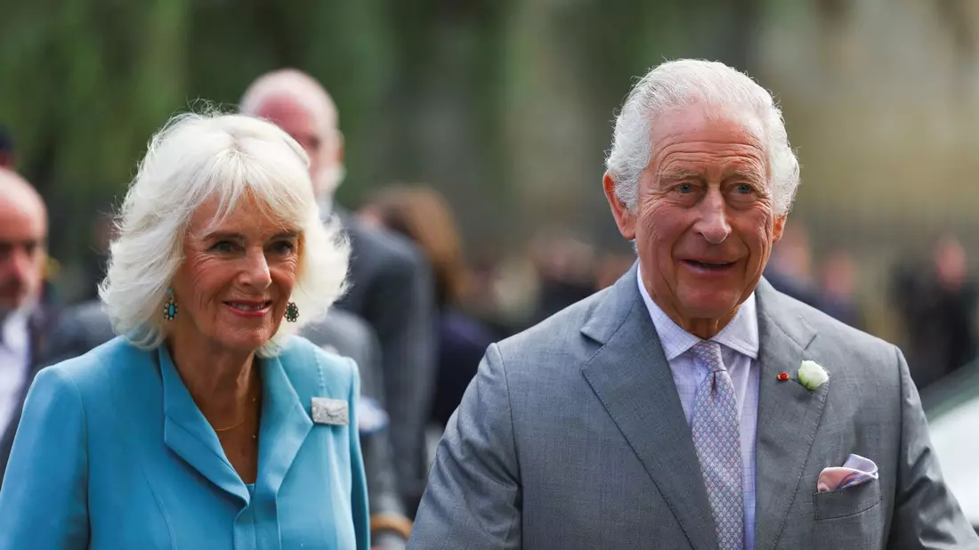 König Charles III. und Königin Camilla reisen zu einem Staatsbesuch nach Kenia. - Bild: Hannah Mckay/PA Wire/dpa