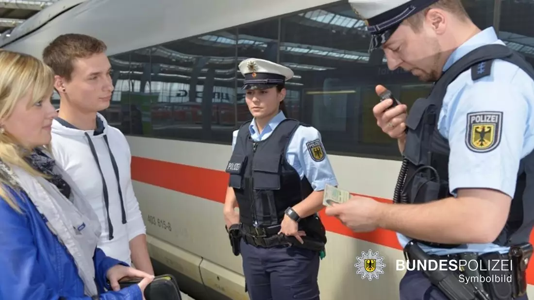 Bundespolizeidirektion München: Gewaltdelikte und Tätliche Angriffe gegen Bundespolizisten sowie Festnahme eines Diebes und eines Entwichenem - Bild: presseportal.de