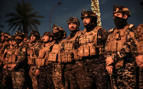 Während einer Demonstration zur Unterstützung der Palästinenser und gegen die US-Unterstützung für Israel stehen irakische Soldaten in der Nähe der US-Botschaft in Bagdad Wache. (Archivbild) - Foto: Ameer Al-Mohammedawi/dpa