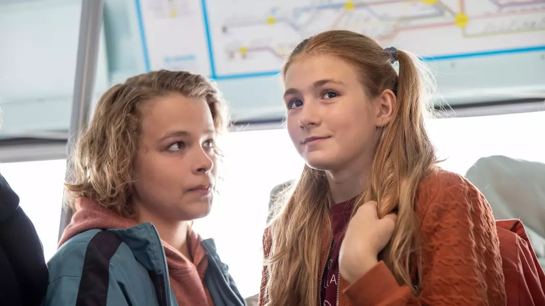 Premiere von Eva & Adam am 3. November 2023 bei KiKA / Woher weiß man, dass man verliebt ist? - Bild: presseportal.de