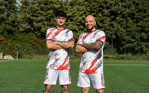 Lucas Kutting Lars Holzschneider FC Brotatos - Kicker im Kreisligafieber - Foto: Brotatos, presseportal.de