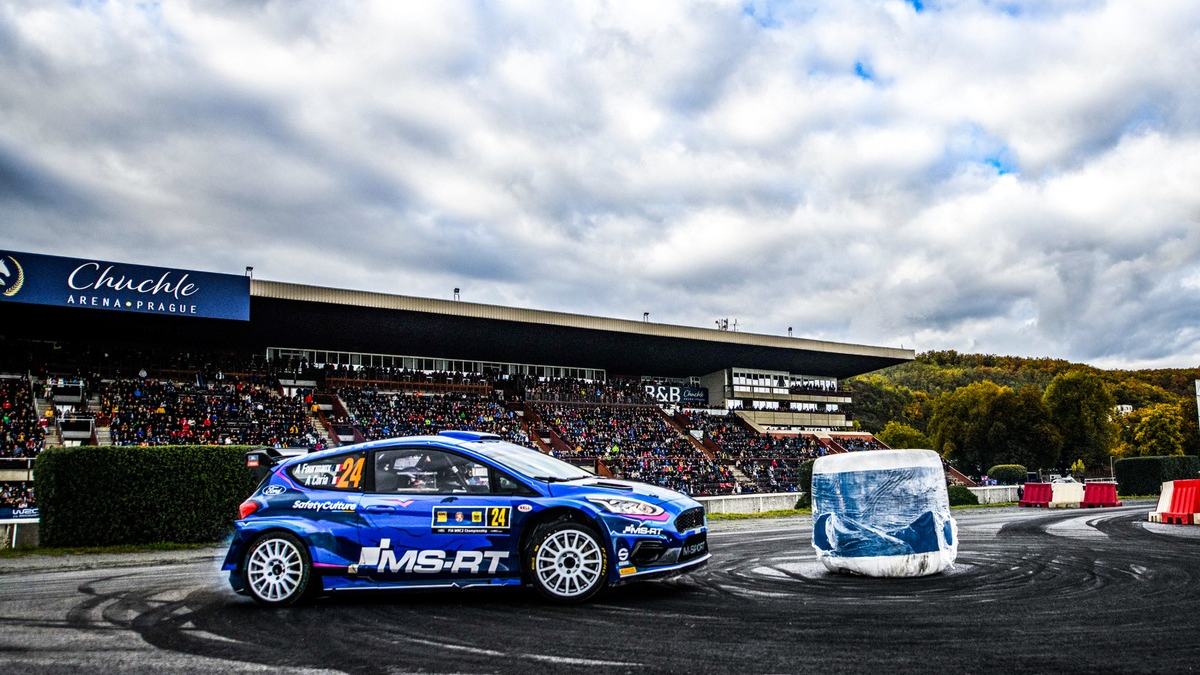 M-Sport gewinnt mit Ford Fiesta Rally2 die RC2-Klasse der neuen Rallye Zentraleuropa, Ott Tänak auf dem Podium - Foto: presseportal.de