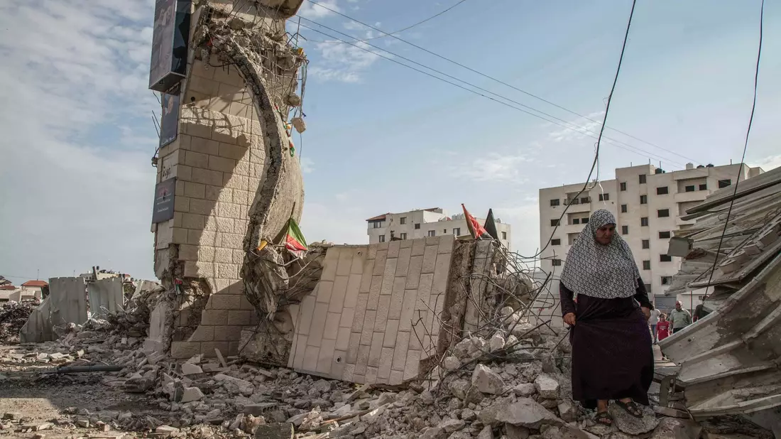 Bei Gefechten mit dem israelischen Militär in der Stadt Dschenin im Westjordanland sind in der Nacht nach palästinensischen Angaben vier Menschen getötet worden. - Bild: Stringer/dpa