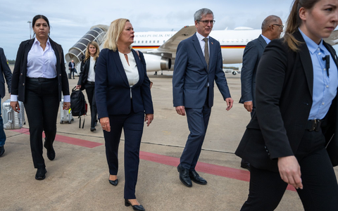 Für die Bundesregierung will Innenministerin Nancy Faeser ein Abkommen mit Herkunftsländern von Migranten wie Marokko schließen. Dazu flog sie nach Rabat. - Foto: Christophe Gateau/dpa