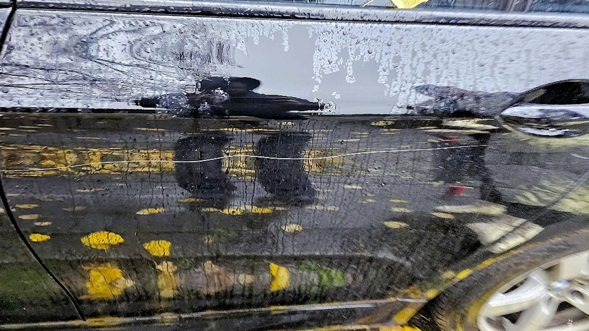 POL-PPWP: BMW mutwillig beschädigt - Foto: presseportal.de