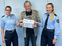 POL-DN: Polizei Düren spendet an Aktion Running for Kids - Foto: presseportal.de