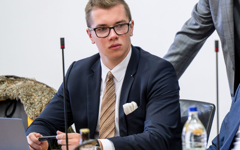 Daniel Halemba sitzt für die AfD im bayerischen Landtag. - Foto: Peter Kneffel/dpa