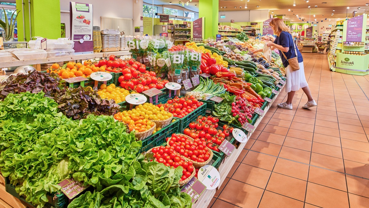 Alnatura gewinnt Deutschen Nachhaltigkeitspreis 2024 / Nachhaltigstes Unternehmen der Branche Nahrungs- und Genussmittel / Vierter Nachhaltigkeitspreis seit 2011 - Foto: presseportal.de