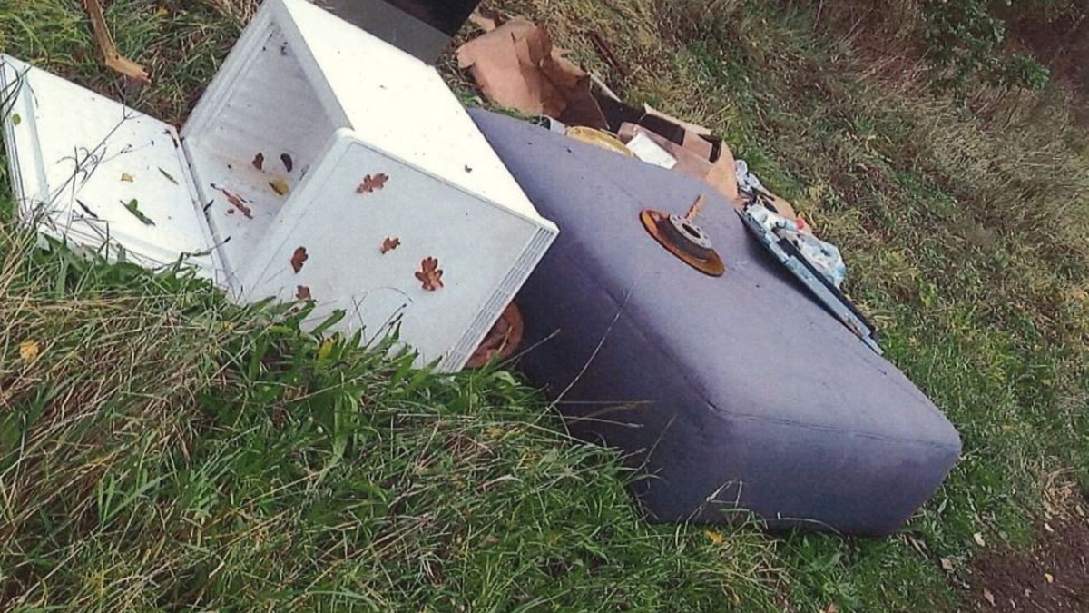 POL-PDWIL: umweltgefährdende Abfallbeseitigung - Foto: presseportal.de