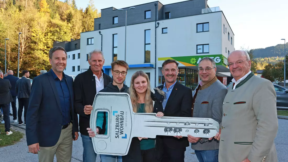 Wohnungsübergabe in Annaberg - Bild: Neumayr über pressetext.de
