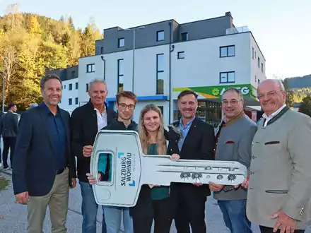 Wohnungsübergabe in Annaberg - Foto: Neumayr über pressetext.de
