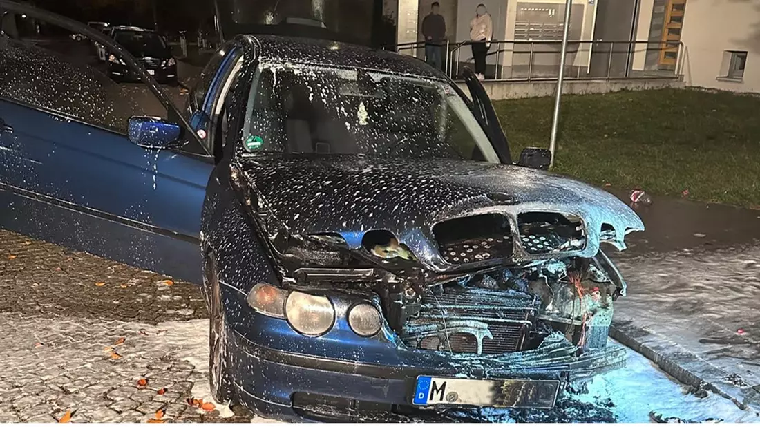 FW-M: PKW in Brand (Sendling) - Bild: presseportal.de