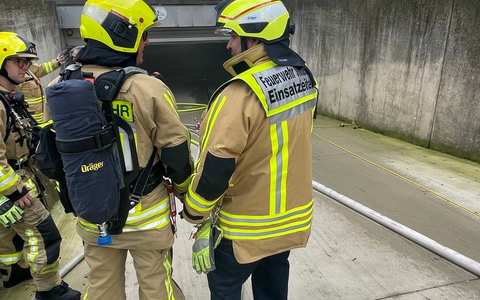 FW-Stolberg: PKW-Brand in Tiefgarage - Foto: presseportal.de