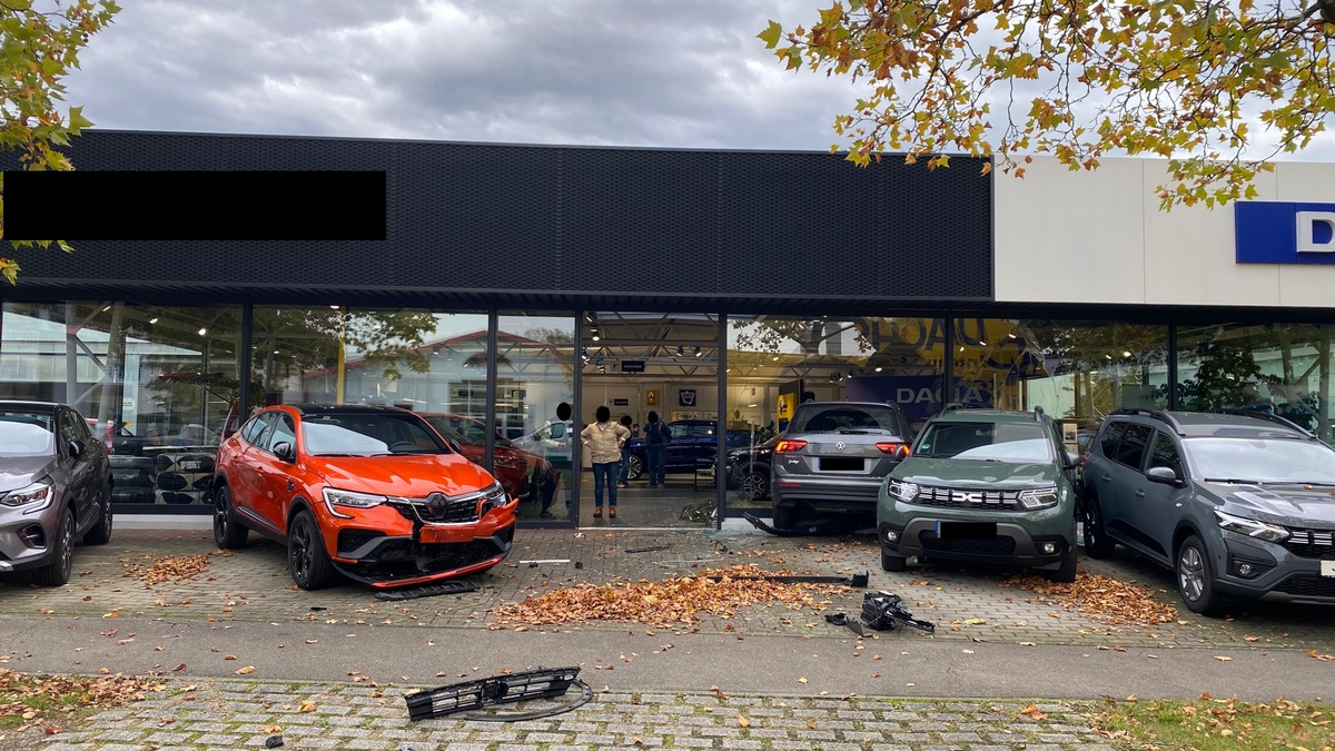 POL-KN: Hoher Sachschaden bei Unfall auf der Robert-Gerwig-Straße (30.10.2023) - Foto: presseportal.de