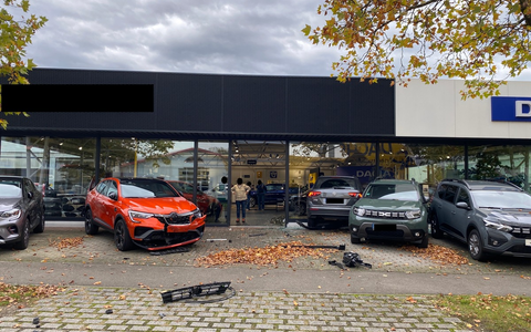 POL-KN: Hoher Sachschaden bei Unfall auf der Robert-Gerwig-Straße (30.10.2023) - Foto: presseportal.de