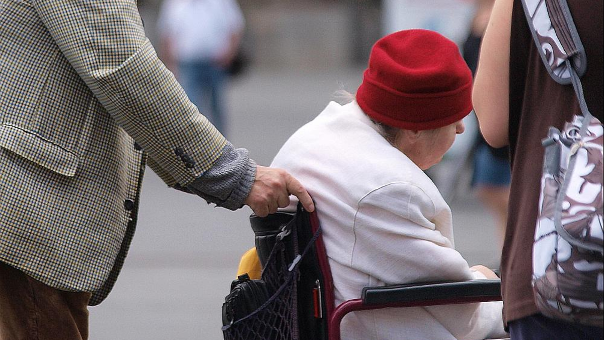 Seniorin im Rollstuhl (Archiv) - Foto: über dts Nachrichtenagentur