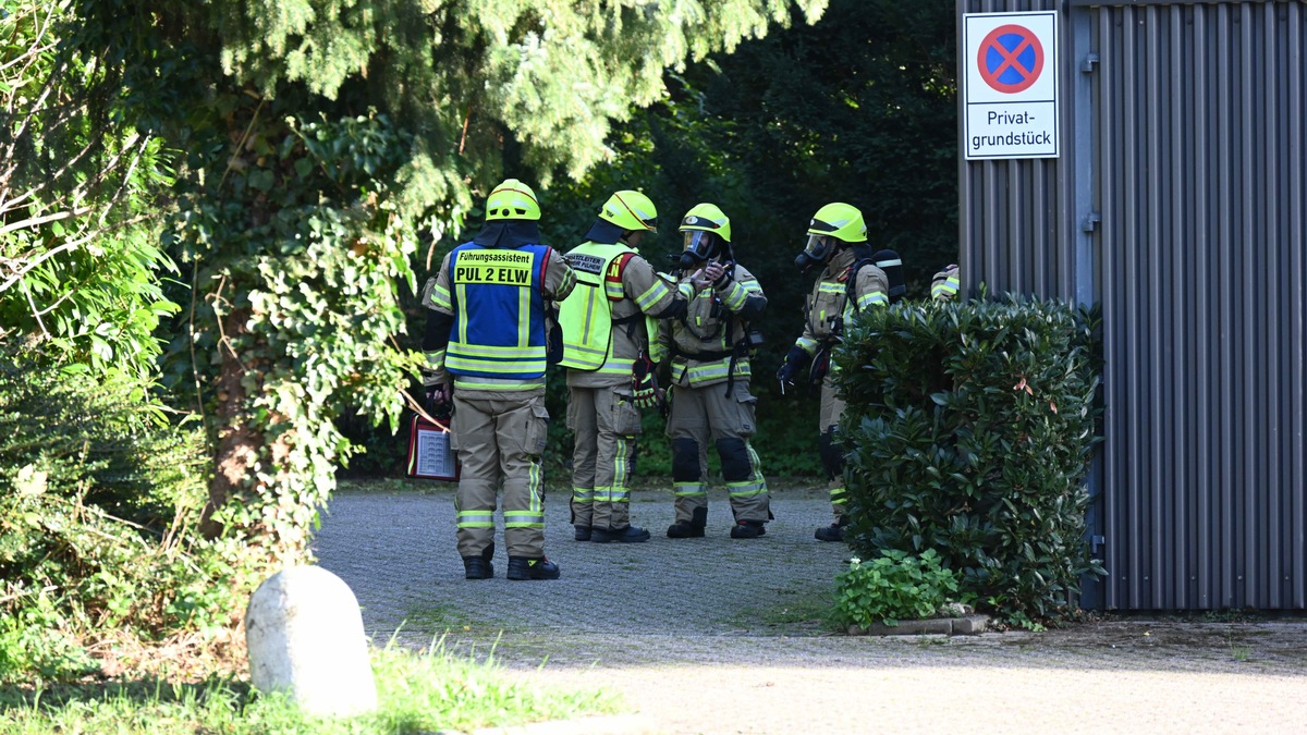 FW Pulheim: Gasaustritt durch Grünschnittarbeiten - Foto: presseportal.de